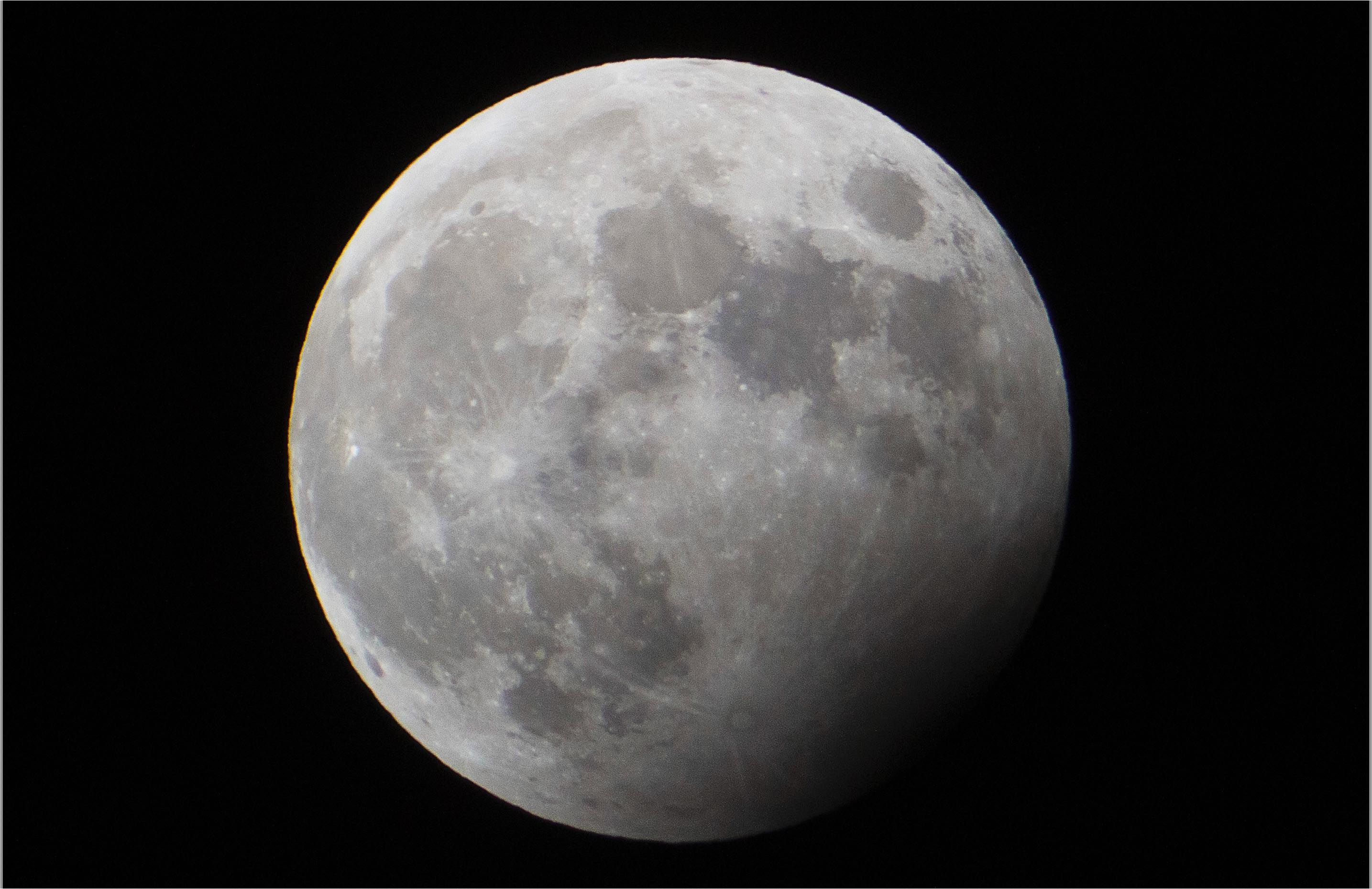 image Eclipse_de_lune_28_octobre_2023_2.jpg (0.5MB)