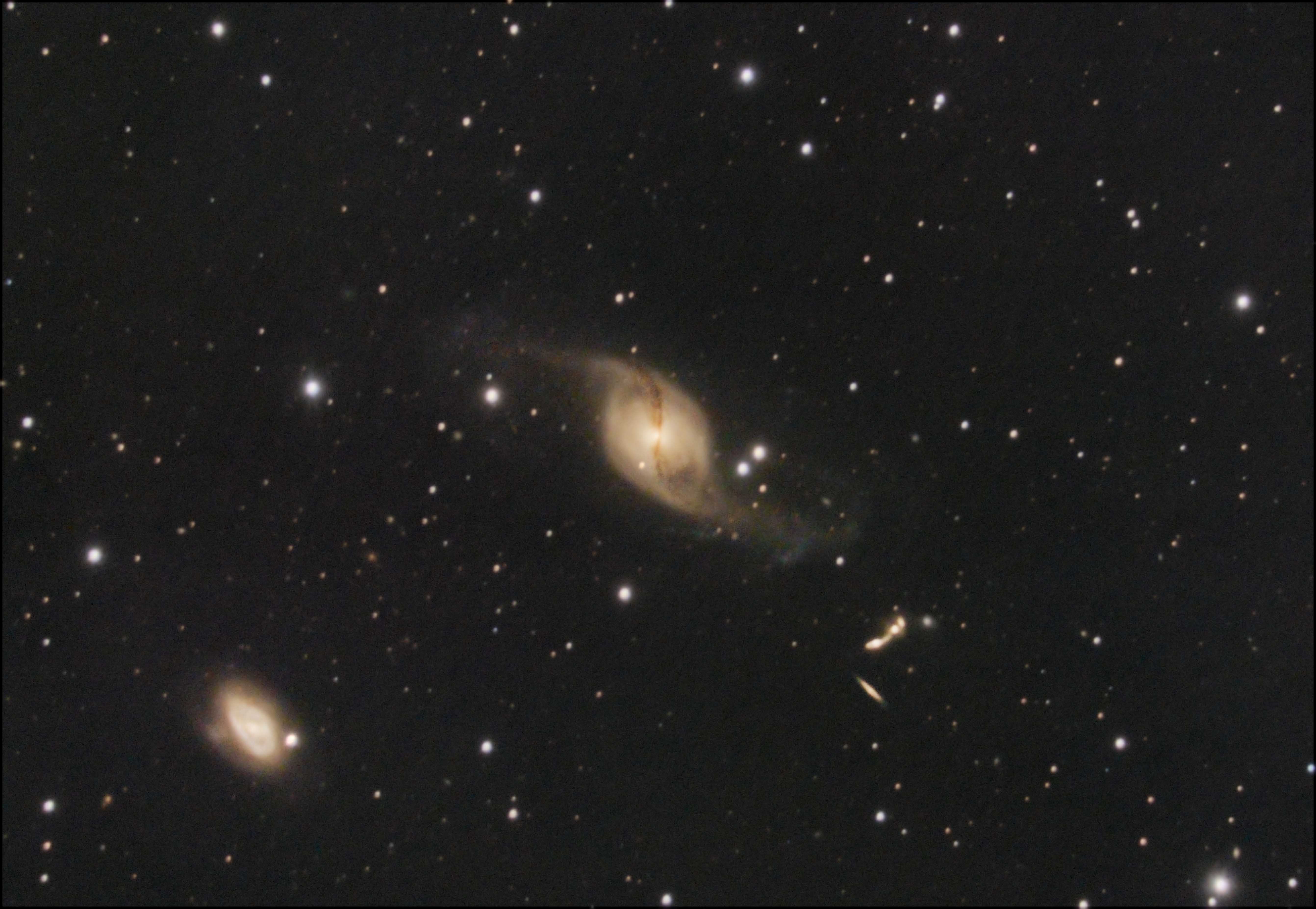 image result_drizzle_7020sLLV06MINI.jpg (0.7MB)
Lien vers: https://fr.wikipedia.org/wiki/NGC_3718